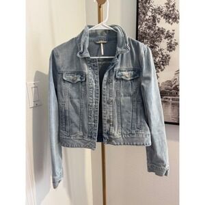 Free‎ People Denim Jean Jacket Light Wash Distressed Button Front XS